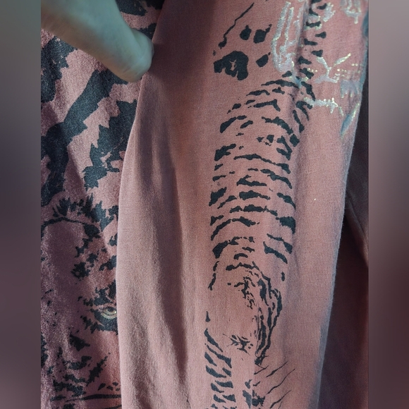 NWT Lion Moshi Distressed Tiger long sleeve - Picture 7 of 15